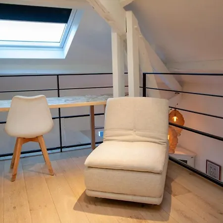 Stylish & Spacious 2-bed Duplex In