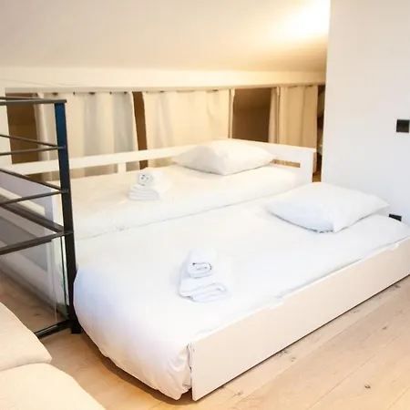 Stylish & Spacious 2-bed Duplex In Cannes