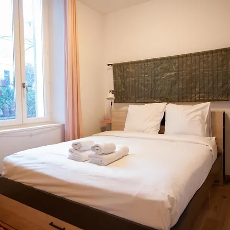 Stylish & Spacious 2-bed Duplex In *