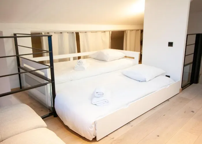 Stylish & Spacious 2-bed Duplex In Cannes