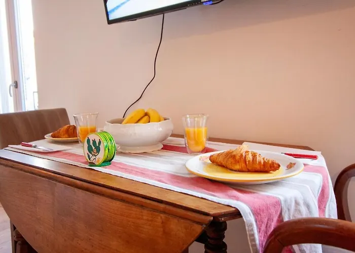 Stylish & Spacious 2-bed Duplex In Apartament