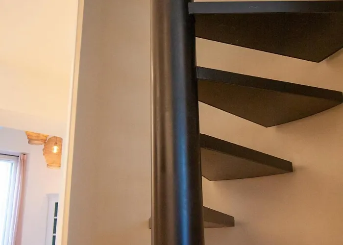 Stylish & Spacious 2-bed Duplex In Apartament *