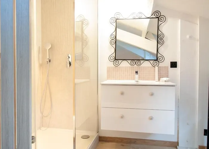 Apartament Stylish & Spacious 2-bed Duplex In